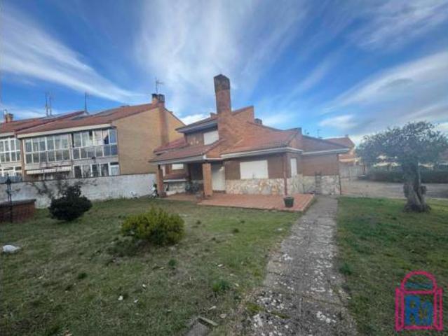 Chalet en venta en Trobajo del Camino, San Andrés Del Rabanedo