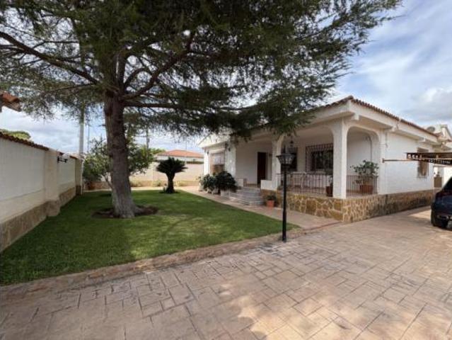 Chalet en venta en Montsà, el Camp de Túria