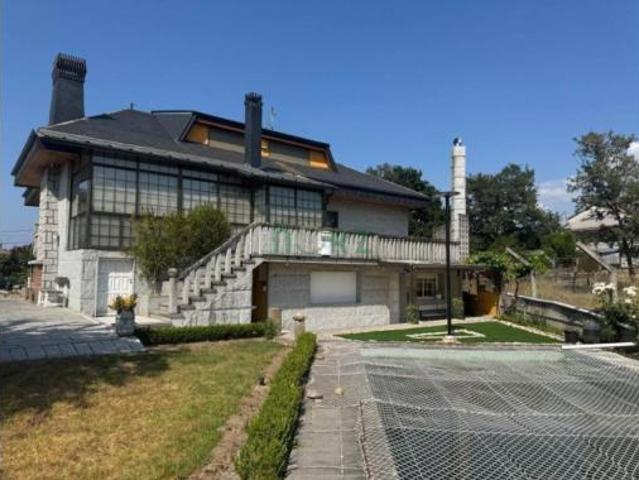 Villa en venta en San Cibrao Das Viñas, A Carballeira