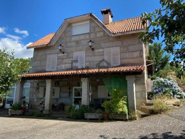 Chalet en venta en San Cibrao das Viñas, Ourense