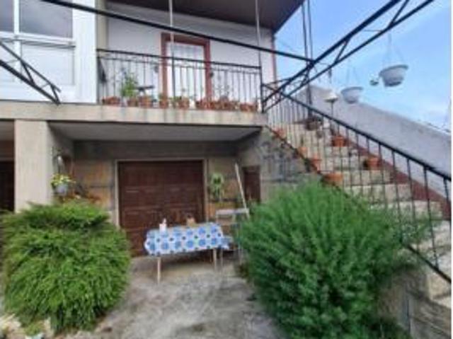 Chalet en venta en San Cibrao das Viñas, Ourense