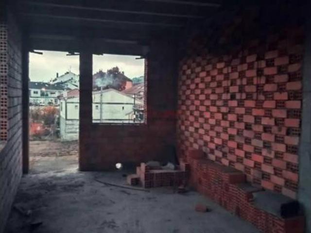 Chalet en venta en San Cibrao das Viñas, Ourense