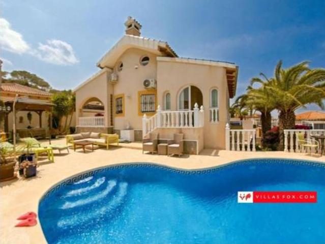 Villa en venta en San Miguel De Salinas, Urbanización Ciudad de las Telecomunicaciones