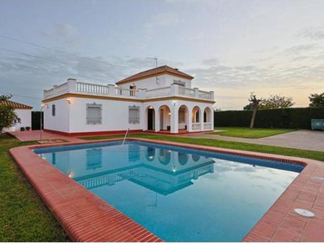 Chalet en venta en Sanlúcar La Mayor, Andalucía