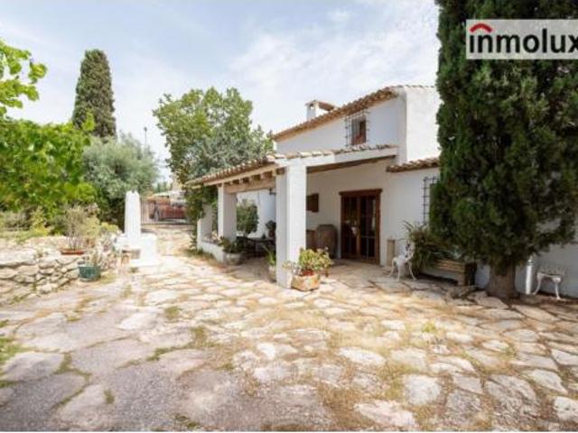 Chalet en venta en La Font, l'Alacantí