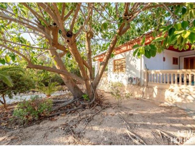 Chalet en venta en La Font, l'Alacantí