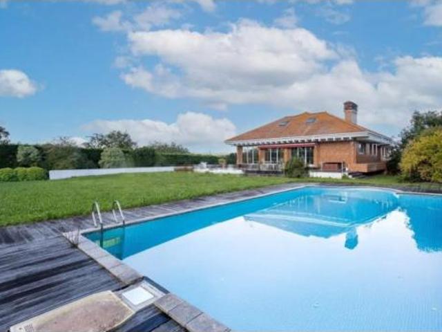 Chalet en venta en Sancibrián, Santa Cruz De Bezana