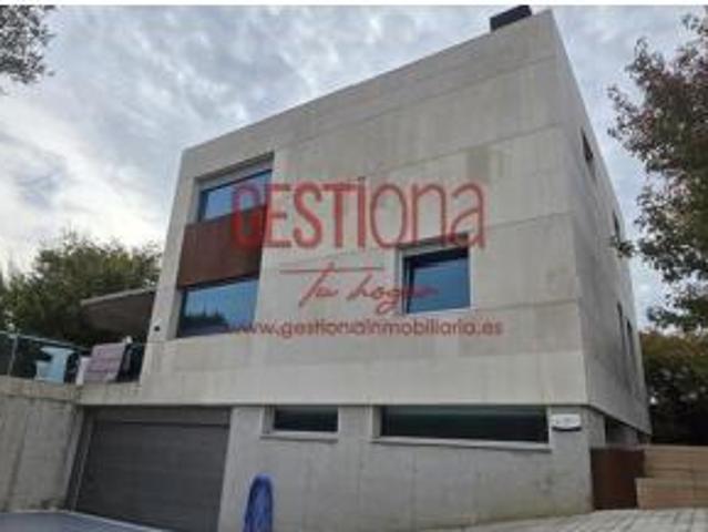 Chalet en venta en Azoños, Santa Cruz De Bezana