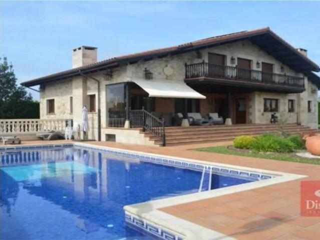 Chalet en venta en Sancibrián, Santa Cruz De Bezana