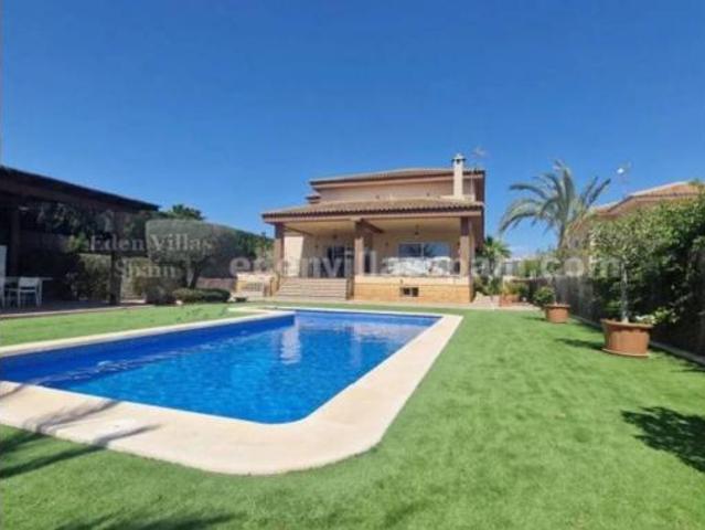 Villa en venta en Santa Pola