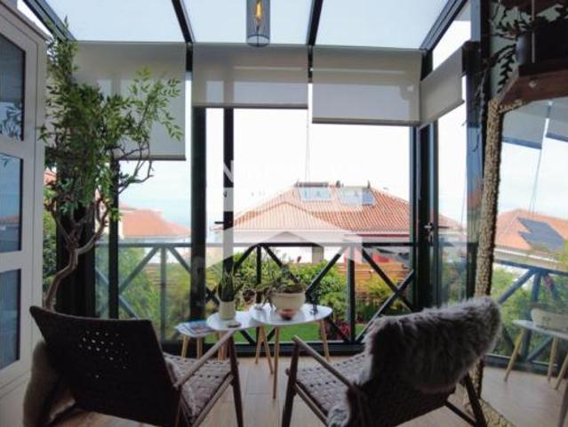 Villa en venta en Tenerife, Urbanización El Jardín
