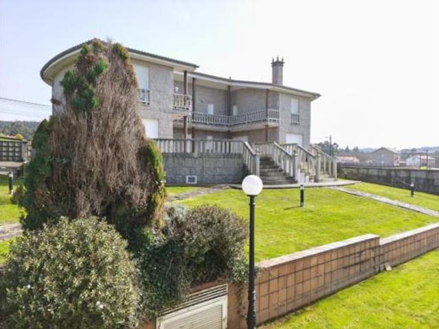 Chalet en venta en A Barcia, Santiago