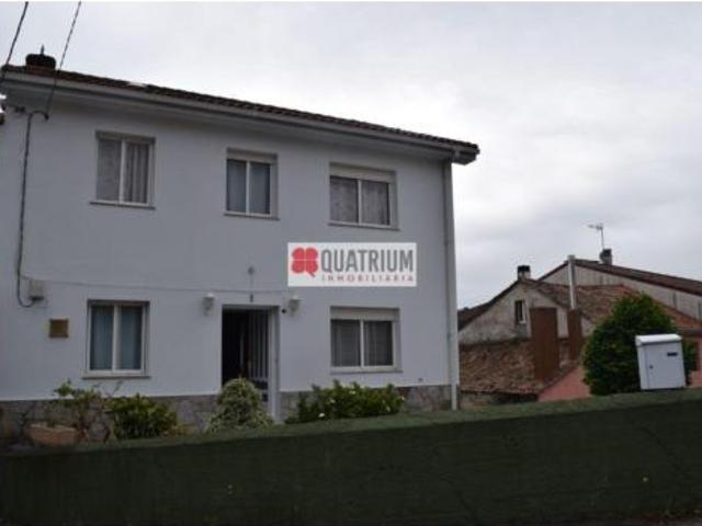 Chalet en venta en A Rocha Vella, Santiago
