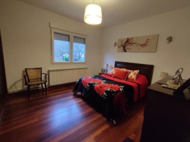 Chalet en venta en O Eixo, Santiago