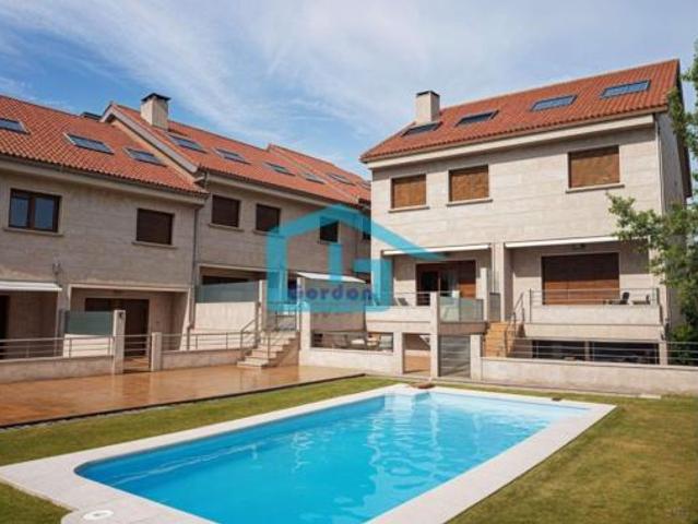 Villa en venta en Sanxenxo, Fontoira