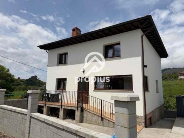 Chalet en venta en Sariego, Asturias