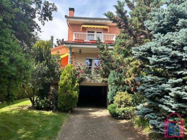 Chalet en venta en Carbajal de la Legua, Sariegos