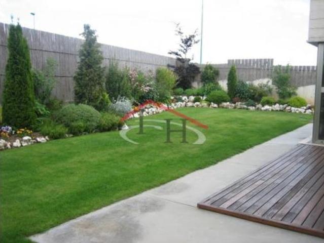 Chalet en venta en Sariegos, Castilla y León