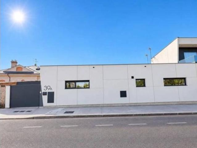 Chalet en venta en Azadinos, Sariegos