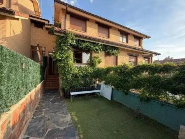 Chalet en venta en Carbajal de la Legua, Sariegos