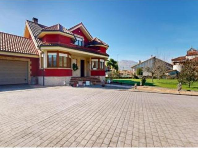Chalet en venta en Saro, Cantabria