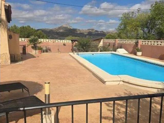 Chalet en venta en María Moliner, l'Alt Vinalopó / El Alto Vinalopó