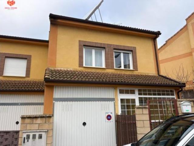 Chalet en venta en Barrio de la Iglesia, Segovia