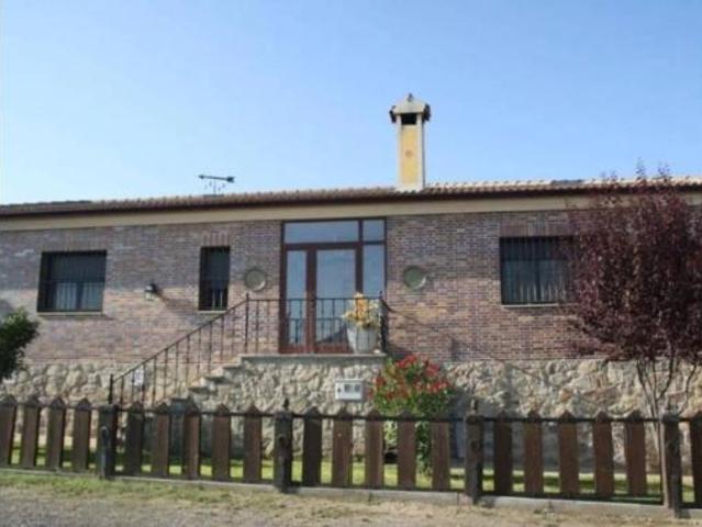 Villa en venta en Segovia, Torredondo