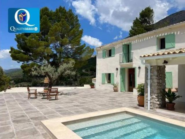 Chalet en venta en la Marina Baixa, Valencia