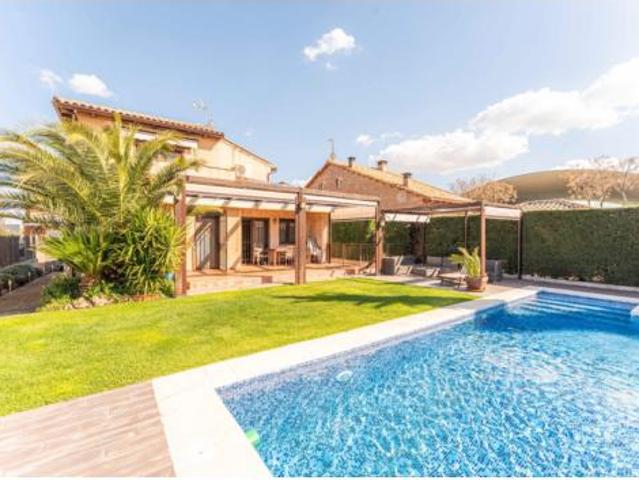 Villa en venta en Serranillos Del Valle