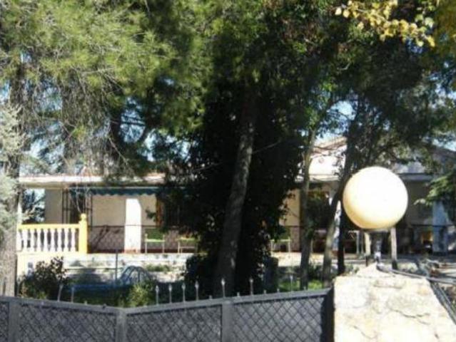 Chalet en venta en Serranillos Del Valle, Madrid