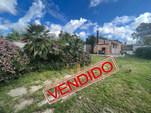 Villa en venta en Carmona