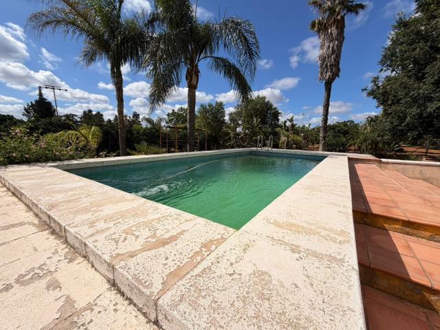 Chalet en venta en Sanlúcar la Mayor, Sevilla