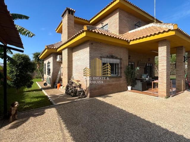 Chalet en venta en Alcalá De Guadaíra, Andalucía