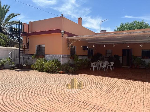 Chalet en venta en Alcalá De Guadaíra, Andalucía