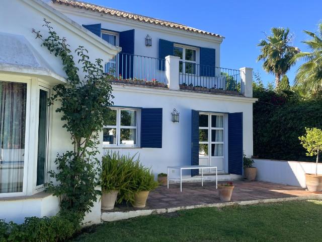 Chalet en venta en Santa Eufemia, Tomares