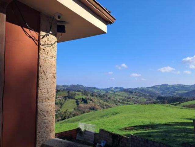 Chalet en venta en Espiniella, Siero