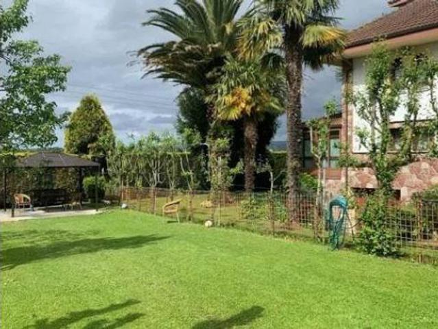 Chalet en venta en Espiniella, Siero