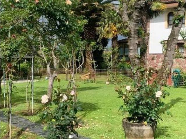 Chalet en venta en Espiniella, Siero