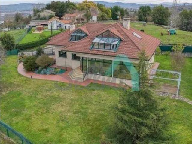 Chalet en venta en Granda, Siero