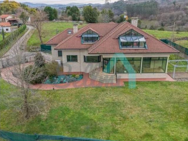 Chalet en venta en Granda, Siero