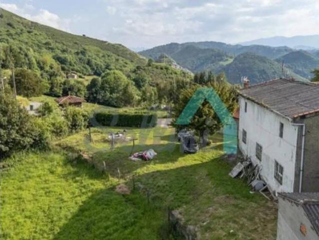 Chalet en venta en Granda, Siero