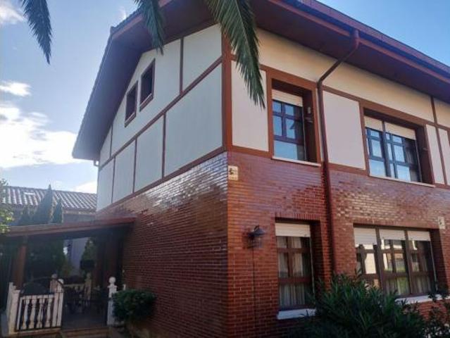 Chalet en venta en Sondika, Guipúzcoa