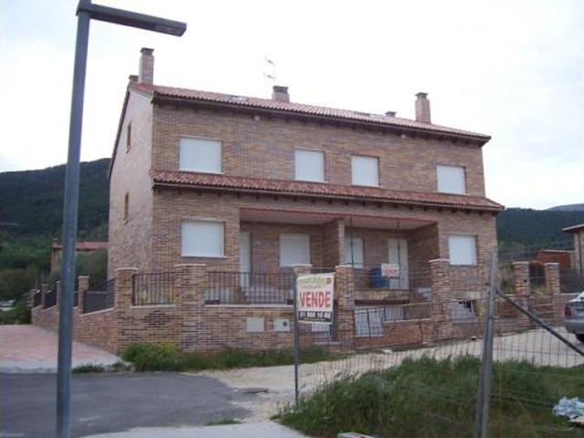 Villa en venta en Sotillo De La Adrada