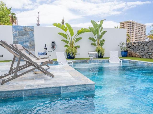 Chalet en venta en Los Olivos, Adeje