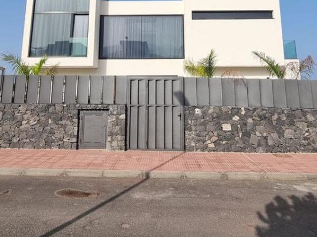 Chalet en venta en Los Olivos, Adeje