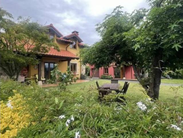 Chalet en venta en Hinojedo, Suances