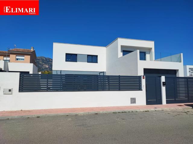 Villa en venta en Alcanar