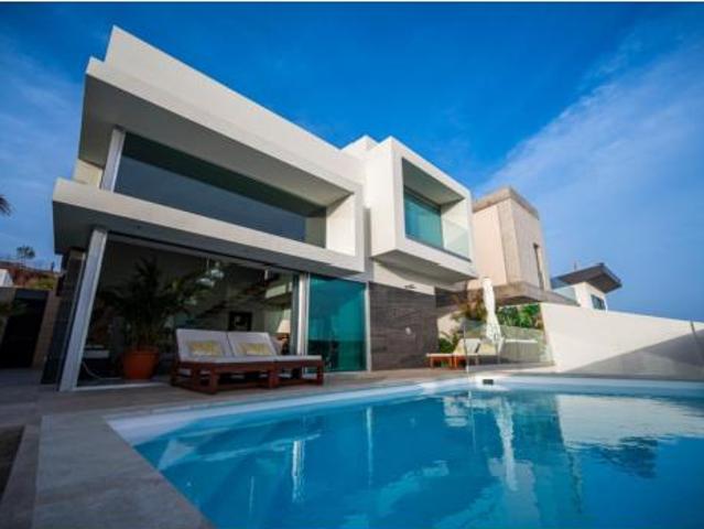 Chalet en venta en Taliarte, Telde