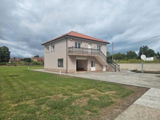 Chalet en venta en Solláns, Santiago